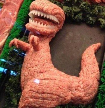 超市摆肉大叔，恶搞生肉雕塑！