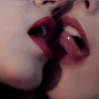 接吻时舌头怎么动动态图 接吻时女生的生理反应(2)