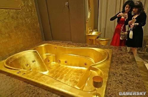 澡盆必须是纯金的