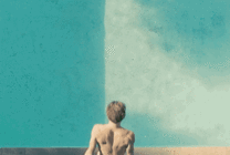 裸男跳水动态图