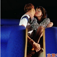 电影院接吻，屎上最浪漫的接吻之地！(2)