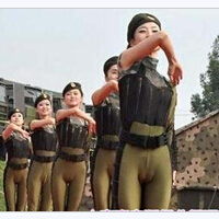 朝鲜女兵尴尬紧身裤，朝鲜女兵的着装要求