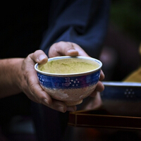 关于品茶的诗句，俗人多泛酒，谁解助茶香！