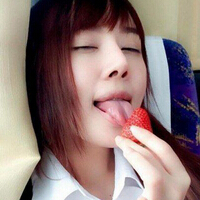 这个丫头太销魂，你这是在吃草莓吗？