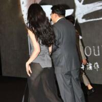 刘亦菲一身黑色半透视长裙平角内裤清晰可见