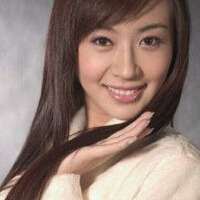 李菲儿整容前后，面部表情僵硬！