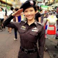 台湾最美女警走红，就算被抓也值得！