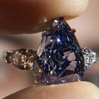 世界最大蓝钻：完美璀璨的蓝宝石(5)
