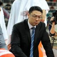 刘鹏被停赛两场，原因是发布会上指责裁判
