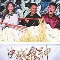 谢霆锋亲自掌勺，《决战食神》中出演“黑面小厨神”