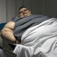 男子重达590公斤，刷新最胖世界记录(2)