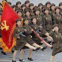 朝鲜阅兵搞笑，鹅式步伐笑翻网友