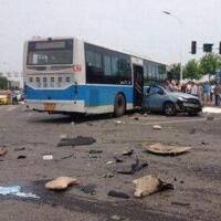 南京620车祸，肇事司机闯红灯加速！