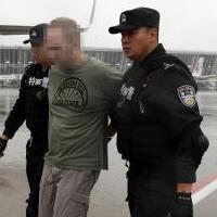 中国向美遣返逃犯，两国合作共同追捕红通逃犯(2)
