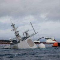 挪威护卫舰碰撞，不得不紧急抢滩搁浅！(2)